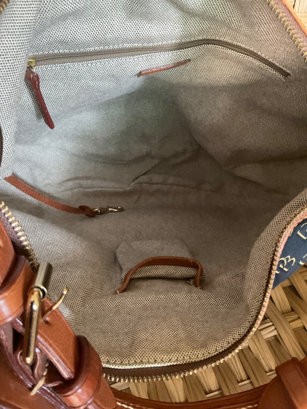 Like new Dooney & Bourke monogram hobo bag - Picture 9 of 10